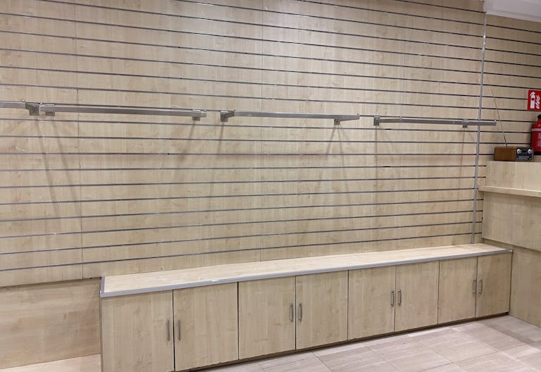 Local �pur� bois 35m2 - possibilit� de partager l'espace avec un autre locataire - Image 4