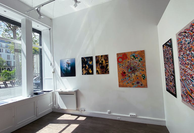 15 m2 Parisian art gallery - Image 2