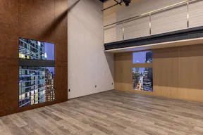 High-End Private Studio with Versatility - Image 9