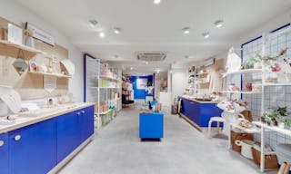 Superb Boutique - Prime Location - Bastille District - Image 2