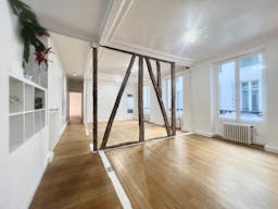 Splendid showroom rue Saint Honoré - Place Vendôme, in the heart of Paris fashion & culture district. - Image 7