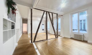 Splendid showroom rue Saint Honoré - Place Vendôme, in the heart of Paris fashion & culture district. - Image 7