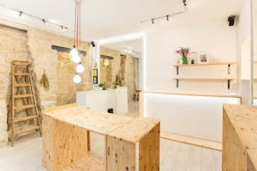 Chic Boutique in Montmartre - Image 3