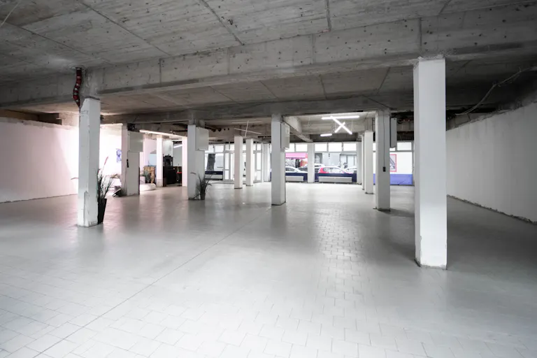 Spacious Showroom in the heart of Berlin - Image 1