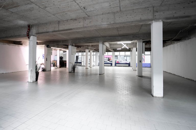 Spacious Showroom in the heart of Berlin - Image 1