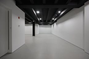 A sun-drenched, spacious storefront nestled in the heart of Midtown Manhattan. - Image 7