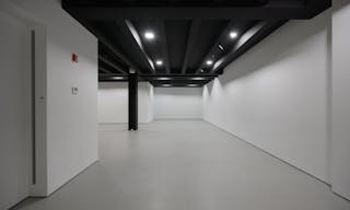 A sun-drenched, spacious storefront nestled in the heart of Midtown Manhattan. - Image 7