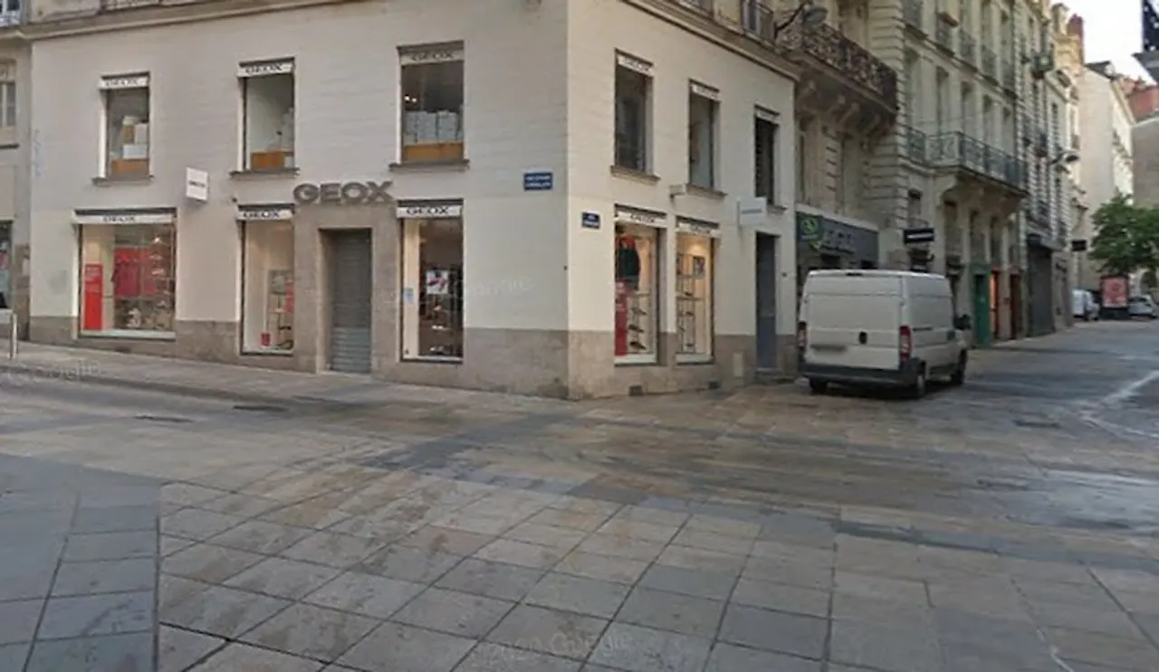 Boutique Shop for Rent - Nantes Hypercentre - Image 0