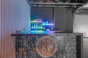 Glamorous sexy club vibe indoor outdoor flow - Image 6