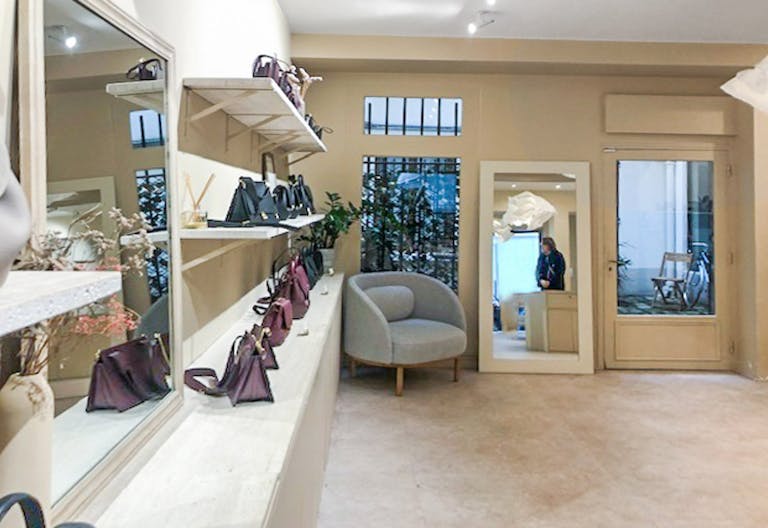 Charming Boutique Shop in Le Marais - Image 3