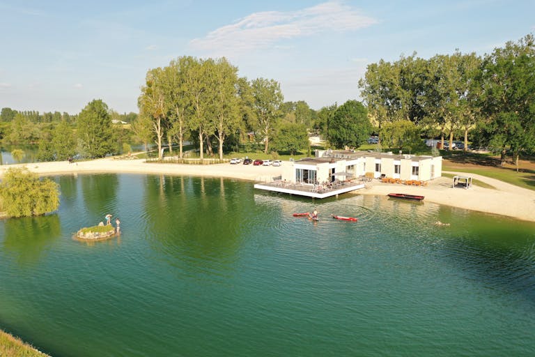 Un domaine unique entre étangs et nature pour vos événements près de Paris - Image 0