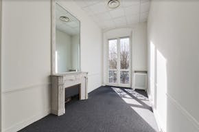 Apartment for Rent - Paris 8th Near Triangle d'Or - Ideal Showroom / Office - Image 15