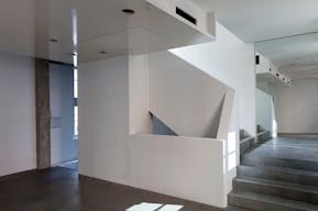 Luxurious Showroom Space in Saint-Germain-des-Prés, Paris - Image 4