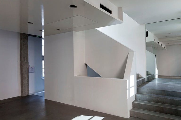 Luxurious Showroom Space in Saint-Germain-des-Prés, Paris - Image 4