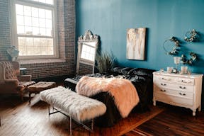 Industrial Riverside Creative Studio Loft - Image 5