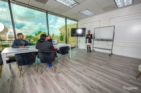 Luxury Office Space On Top Floor ! - Image 3