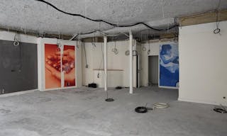 Boutique Shop Busy Area - 8th Arrondissement - Image 3