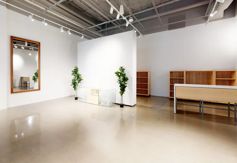 Nice and Bright Pop Up Retail Space - Image 3