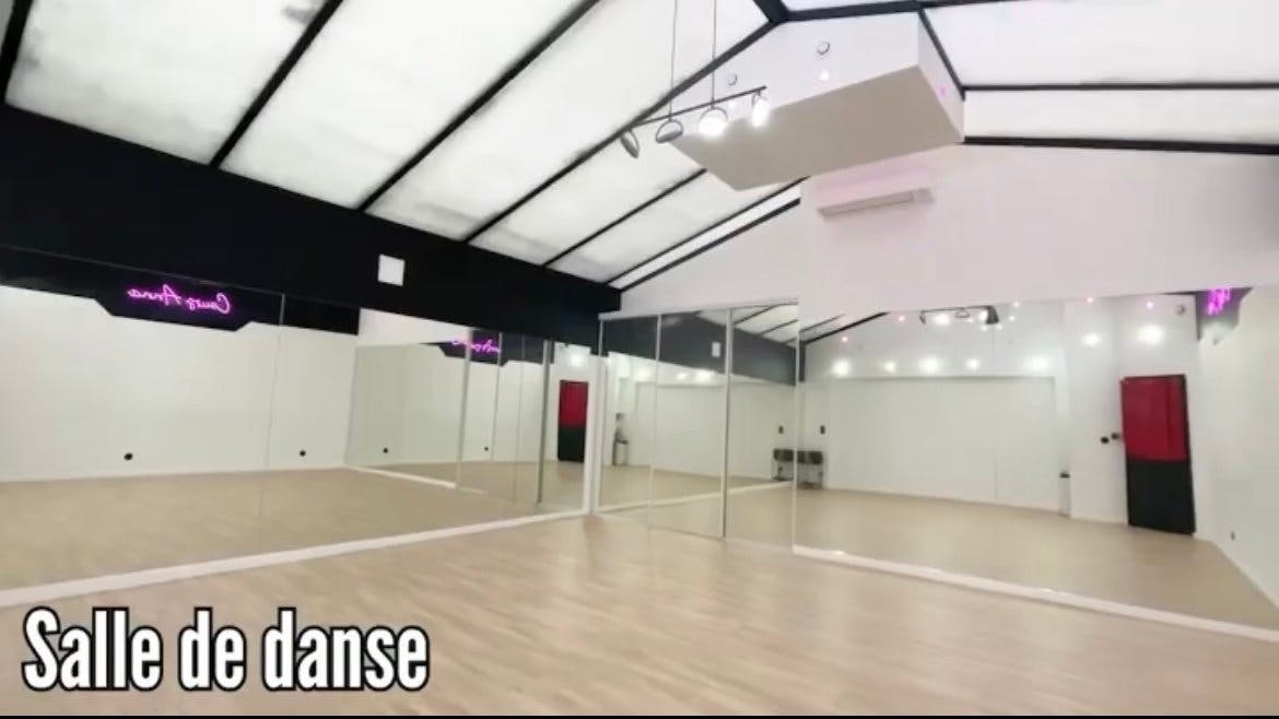 Versatile 105 sqm Event and Meeting Space in Neuilly-sur-Seine