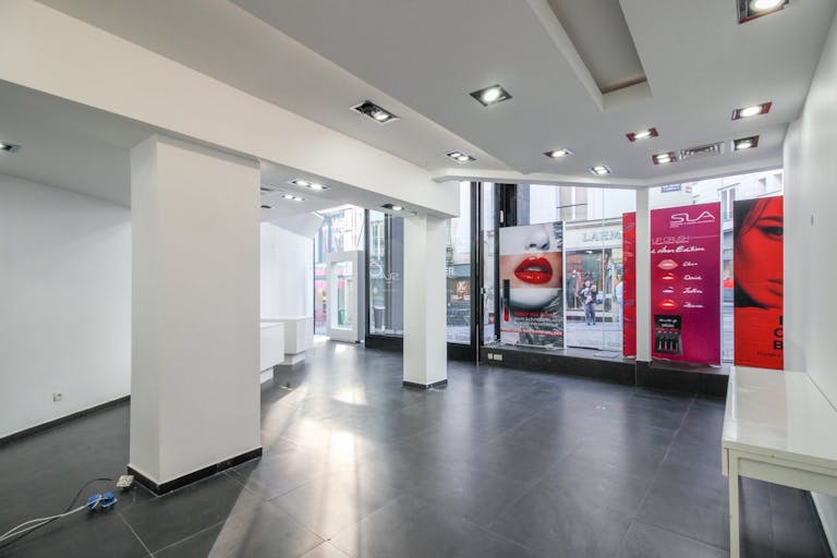 Boutique for Rent - Close to Montorgueil - Ideal for Pop-Up Store / Showroom - Image 4