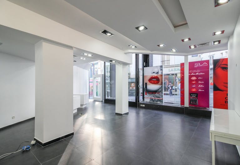 Boutique for Rent - Close to Montorgueil - Ideal for Pop-Up Store / Showroom - Image 4