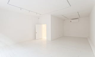 Exclusive Townhouse Rental in the Heart of London - Image 17