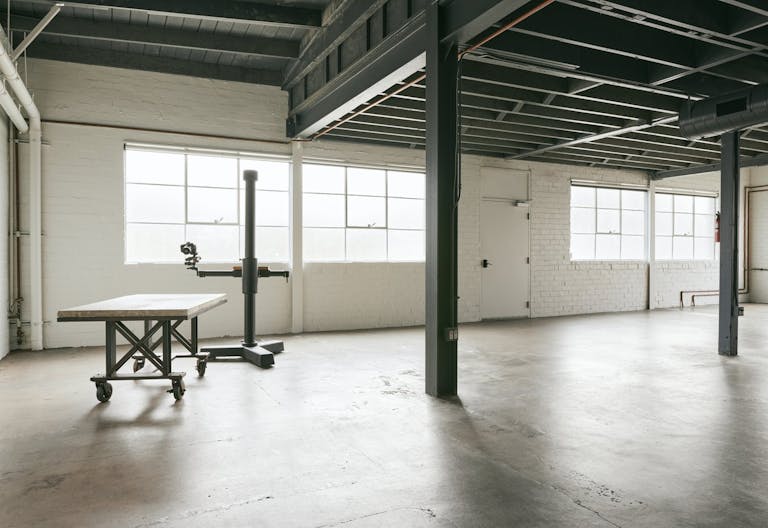 Gorgeous Daylight Studio With Attached Prop House (Hot Set Props) - Image 2