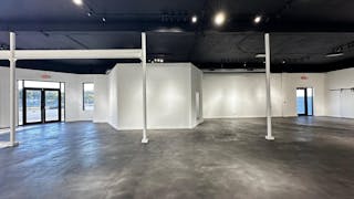 Stylish Art Gallery in Miami - Perfect for Events & Exhibits Near Design District - Image 12