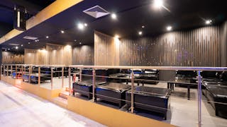 Central Venue with a Berliner Skyline View - Image 13