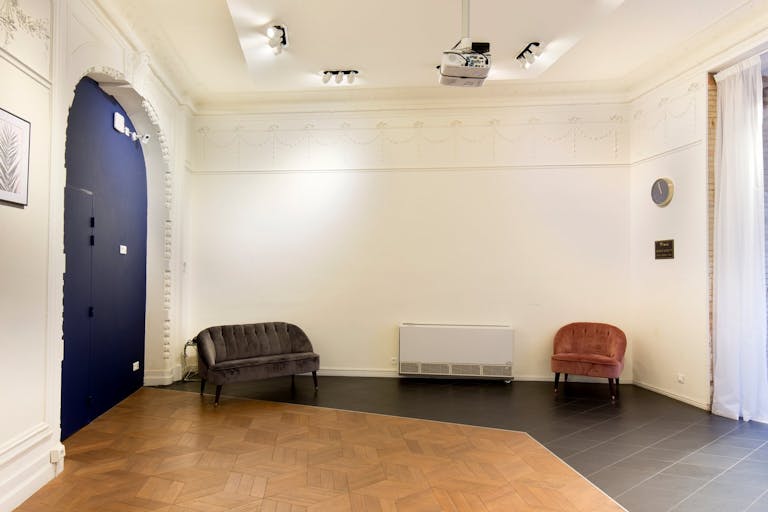 Chic Boutique in Toulouse - Image 4