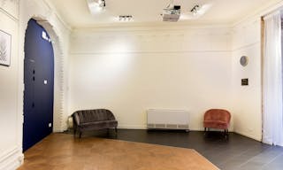 Chic Boutique in Toulouse - Image 4