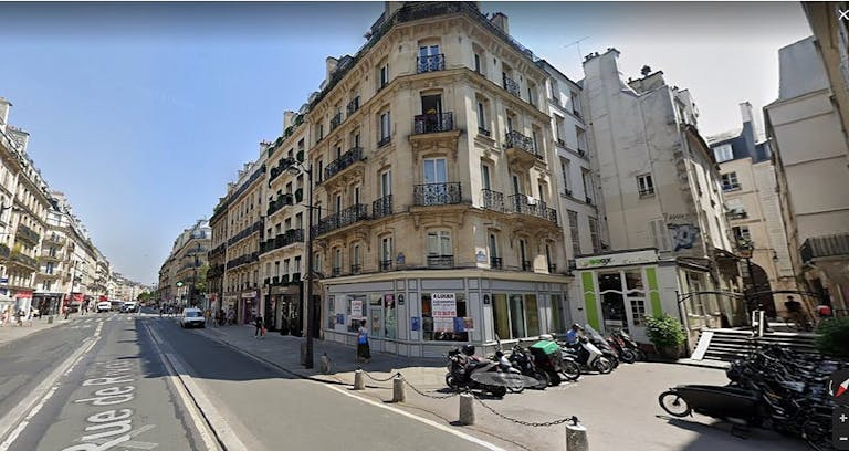 Corner Boutique in Rivoli - Image 0