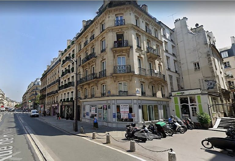 Corner Boutique in Rivoli - Image 0