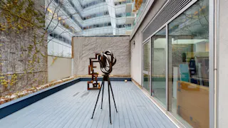 Street Level Chelsea Gallery with Outdoor Terrace - Image 2