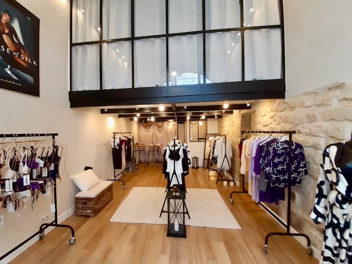 Gallery Atelier Showroom & Boutique • Pretty Chic Versatile Design • Rue Meslay - Haut Marais - Image 1