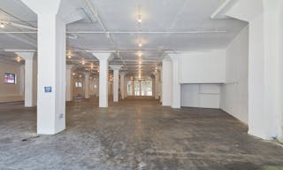 Unique open floor plan - Image 6