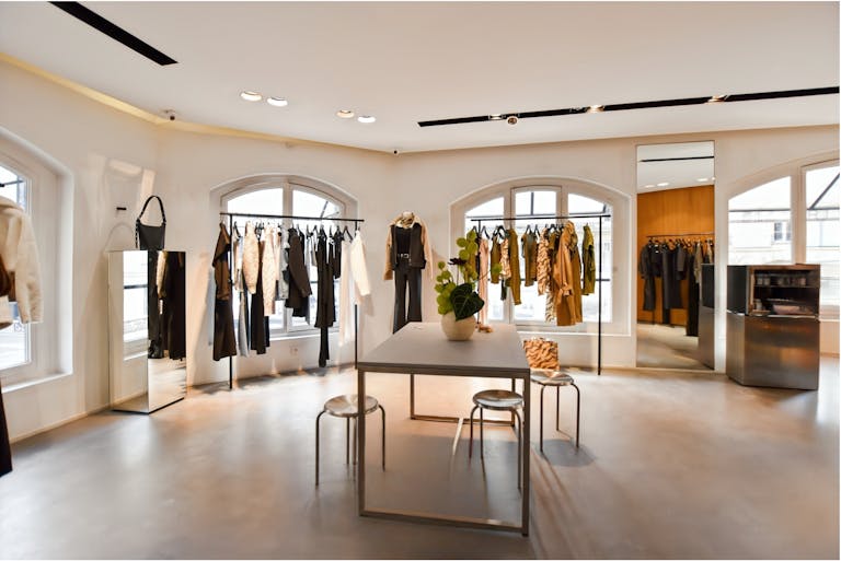 Magasin Etienne Marcel - Louvre - Place des Victoires  - Image 1