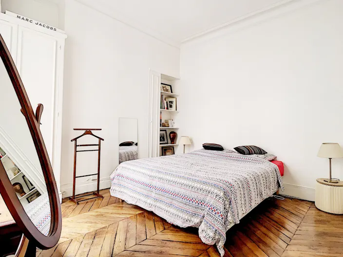 Loft Space in the 1st Arrondissement - Image 1
