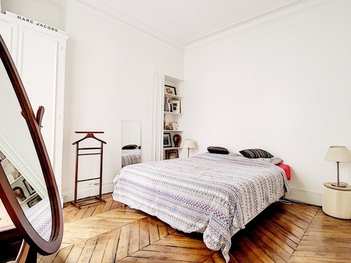 Loft Space in the 1st Arrondissement - Image 1