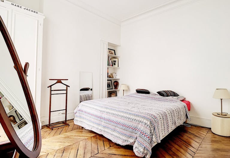 Loft Space in the 1st Arrondissement - Image 1
