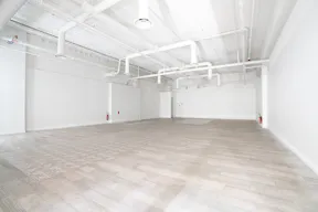 Unique Space in a Mall - Image 5