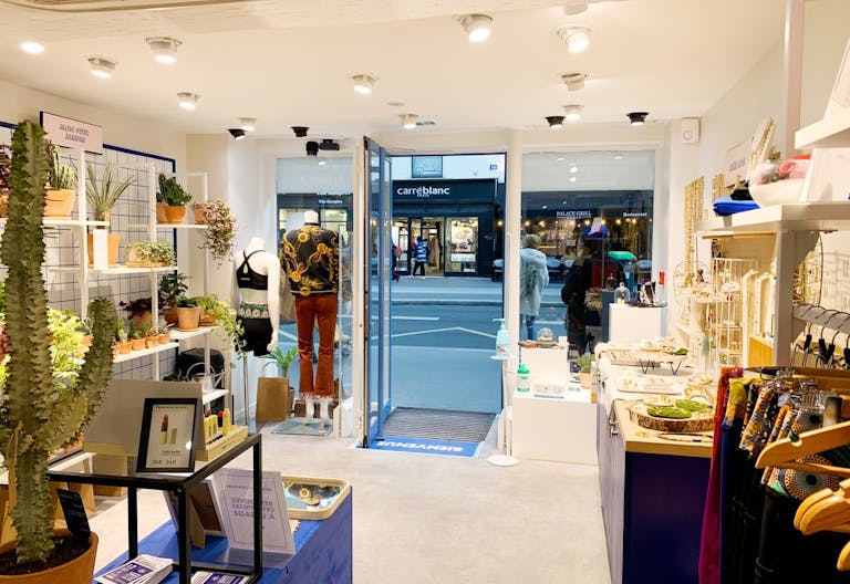 Superb Boutique - Prime Location - Bastille District - Image 1