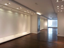 Prime Location Boutique - Triangle d'Or Paris - Image 11