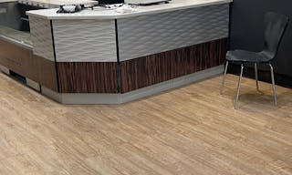 Modern Midtown Restaurant and Bar - Image 4