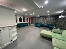 Intimate, Private Luxe Gallery Lounge - Image 4