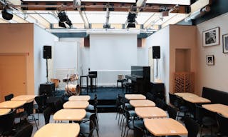 Salle multi-fonction avec sc�ne - Image 1