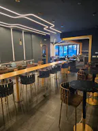 Full service restaurant and bar available for daily or weekly events - Image 5