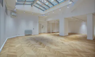 Art Gallery in Paris 1 - Image 0