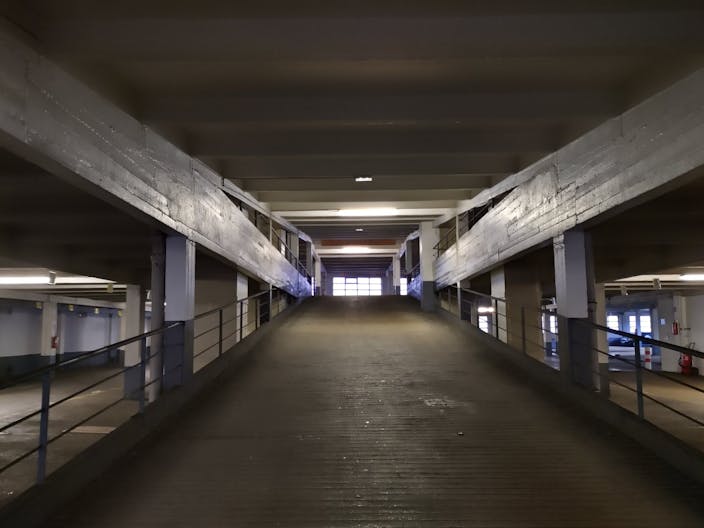 Former Garage with Rooftop - Image 3