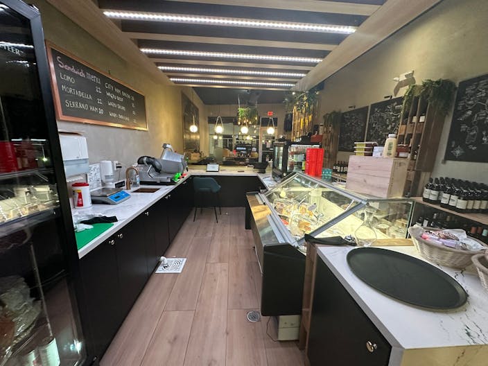 Wynwood spot - wine bar concept - Image 3